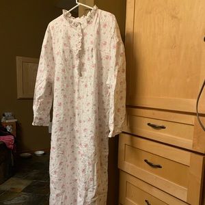 WOMEN’S 3XL FANNEL NIGHTGOWN FULL LENGTH NEW